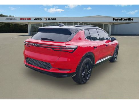 Used 2025 Chevrolet Equinox EV RS image 3