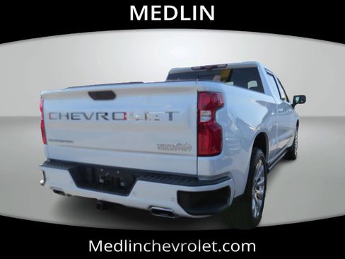 Used 2020 Chevrolet Silverado 1500 High Country w/ Technology Package AWD/4WD image 9