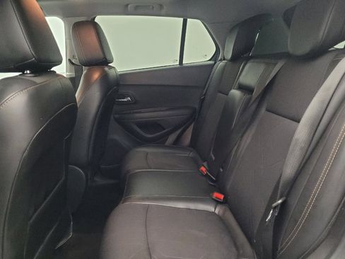 Used 2020 Chevrolet Trax LT w/ Sun & Sound Package FWD image 18
