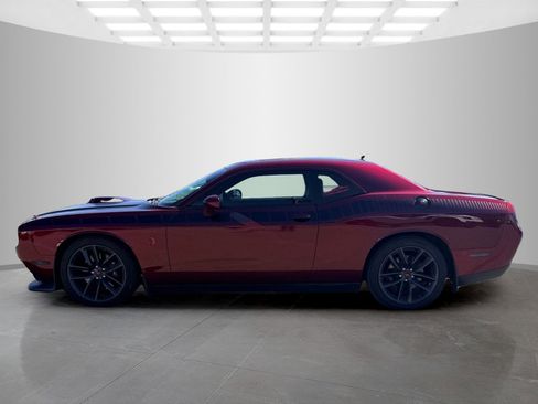 Used 2019 Dodge Challenger R/T Scat Pack w/ Shaker Package RWD image 8