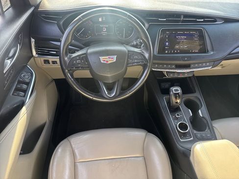 Used 2019 Cadillac XT4 Premium Luxury w/ Enhanced Visibility Package FWD image 15