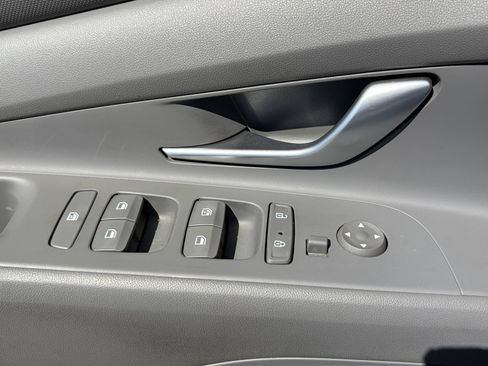 Used 2023 Hyundai Elantra SEL w/ Convenience Package image 16