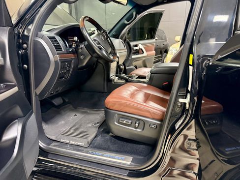 Used 2018 Toyota Land Cruiser w/ Carpet Mat Package AWD/4WD image 21