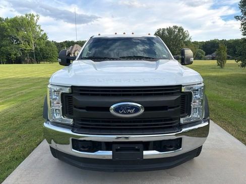 Used 2019 Ford F550 4x4 Regular Cab Super Duty image 2