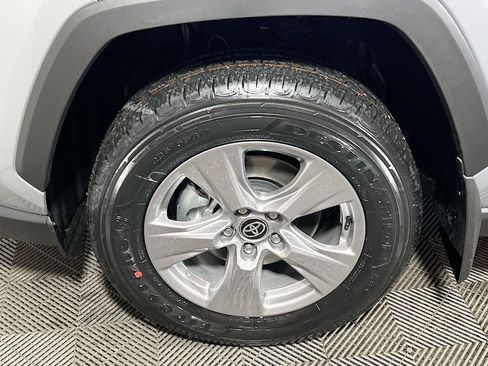 Used 2025 Toyota RAV4 XLE AWD/4WD image 24