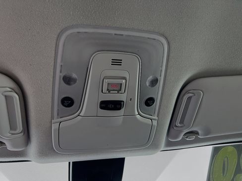 Used 2020 Toyota Prius LE image 21