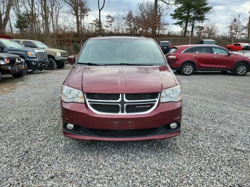 Used 2017 Dodge Grand Caravan SXT w/ Driver Convenience Group image 8