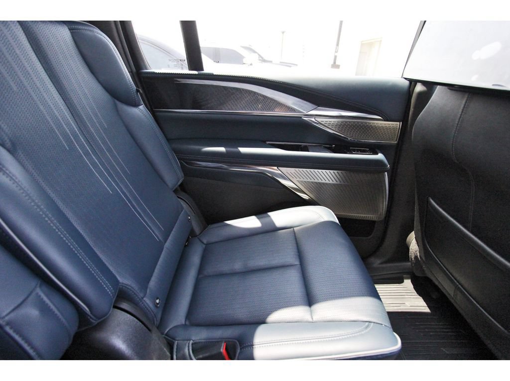 New 2026 Cadillac Escalade IQ Luxury 2 AWD/4WD image 11