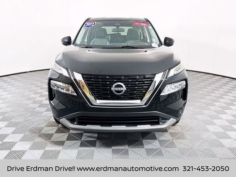 Certified 2022 Nissan Rogue SV image 2