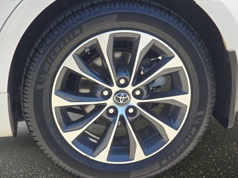 Used 2016 Toyota Avalon Limited FWD image 36