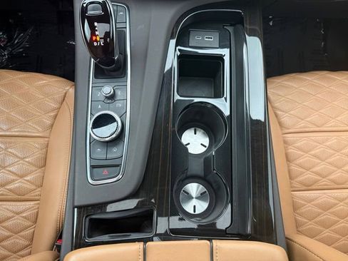 Used 2023 Cadillac Escalade Premium Luxury w/ Performance Package AWD/4WD image 11