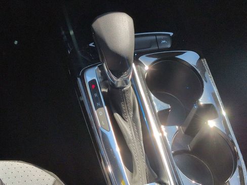 Certified 2025 Chevrolet Trax LT image 18