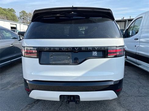 Used 2025 Land Rover Discovery Dynamic SE image 5