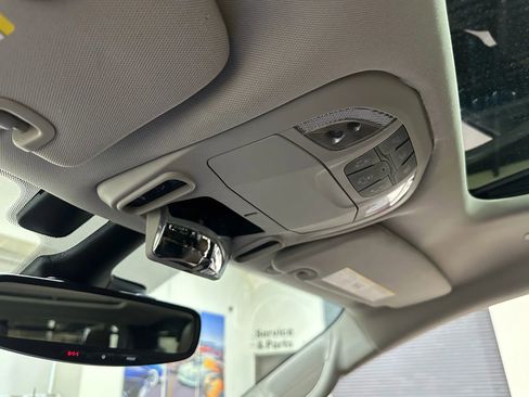 Used 2017 Chrysler Pacifica Limited w/ Advanced Safetytec Group image 50