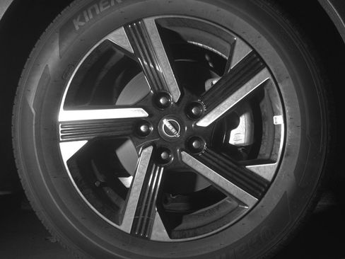 Used 2025 Nissan Sentra SV FWD image 13