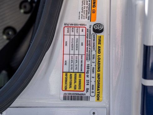 Used 2005 Ford GT image 83