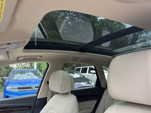 Used 2020 Audi Q5 2.0T Premium w/ Convenience Package AWD/4WD image 16
