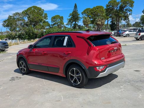Certified 2025 Kia Niro LX FWD image 5