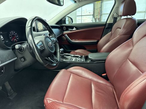 Used 2018 Kia Stinger Premium RWD image 11