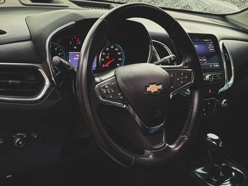 Used 2020 Chevrolet Equinox LT w/ Sport Edition AWD/4WD image 2