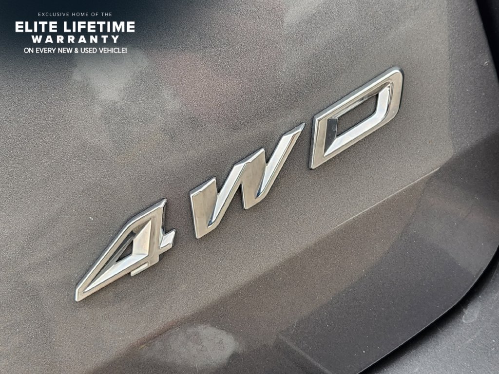 Used 2023 Ford Explorer XLT w/ Equipment Group 202A AWD/4WD image 7