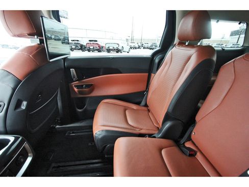 Certified 2023 Kia Carnival SX Prestige FWD image 13