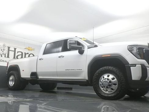 Used 2024 GMC Sierra 3500 Denali Ultimate image 3