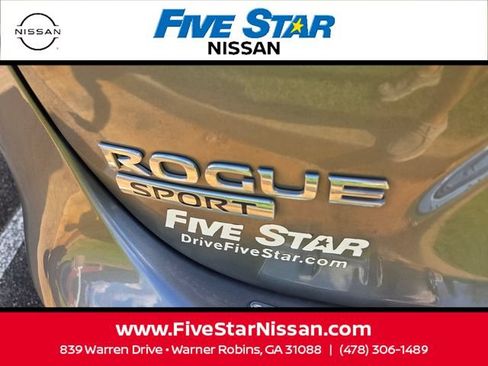 Used 2019 Nissan Rogue Sport SV w/ Technology Package FWD image 8