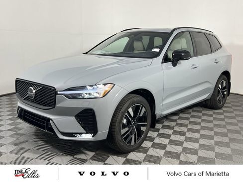 New 2026 Volvo XC60 B5 Core w/ Climate Package image 4
