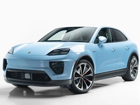 Used 2025 Porsche Macan 4S Electric image 4