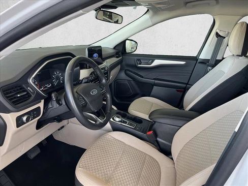 Used 2022 Ford Escape SE w/ Convenience Package FWD image 9