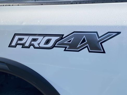 Used 2021 Nissan Titan PRO-4X w/ Pro-4x Convenience Package AWD/4WD image 12