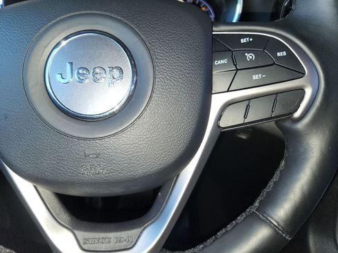 Used 2021 Jeep Grand Cherokee Limited image 26