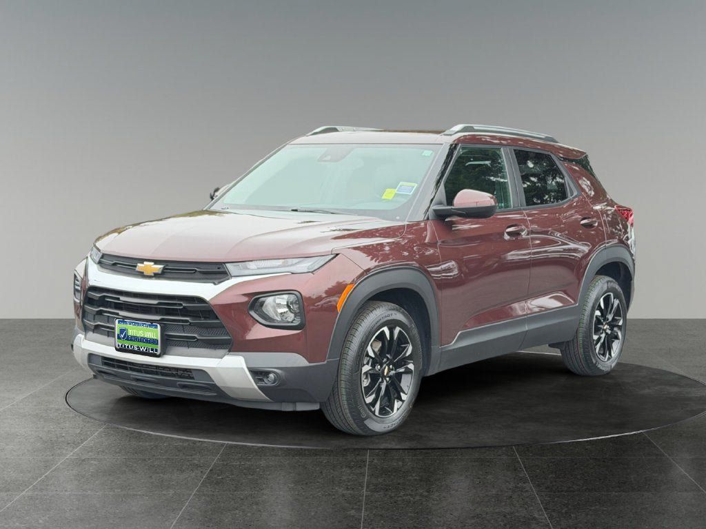 Used 2022 Chevrolet TrailBlazer LT w/ Convenience Package FWD image 4