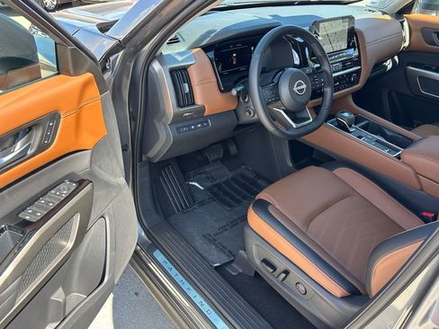 New 2025 Nissan Pathfinder Platinum w/ Cargo Package image 8