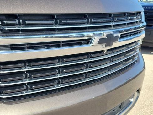 Used 2021 Chevrolet Tahoe LT w/ LT Signature Package RWD image 7