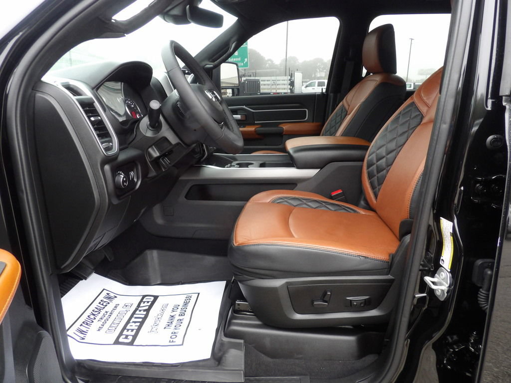 Used 2025 RAM 3500 Big Horn AWD/4WD image 17