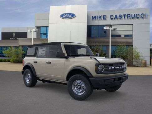 New 2025 Ford Bronco 4-Door image 7