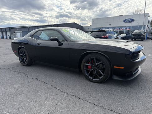 Used 2021 Dodge Challenger R/T w/ Driver Convenience Group image 1