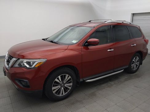 Used 2020 Nissan Pathfinder SL w/ Cargo Package FWD image 2