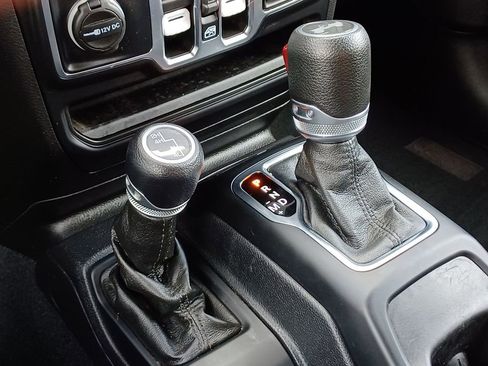 Used 2021 Jeep Wrangler Unlimited Sport AWD/4WD image 24
