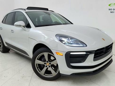 Used 2024 Porsche Macan AWD/4WD image 87