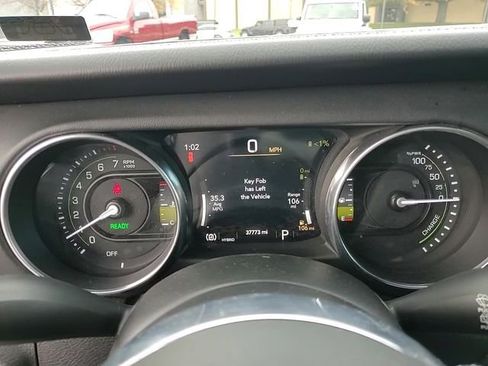 Used 2021 Jeep Wrangler Unlimited Sahara w/ Cold Weather Group image 18