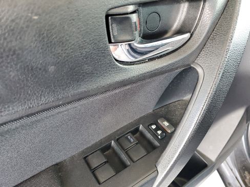 Used 2018 Toyota Corolla LE FWD image 15