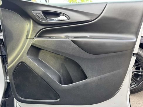 Used 2018 Chevrolet Equinox LT FWD image 31