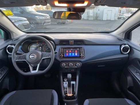 Used 2025 Nissan Versa SV FWD image 31