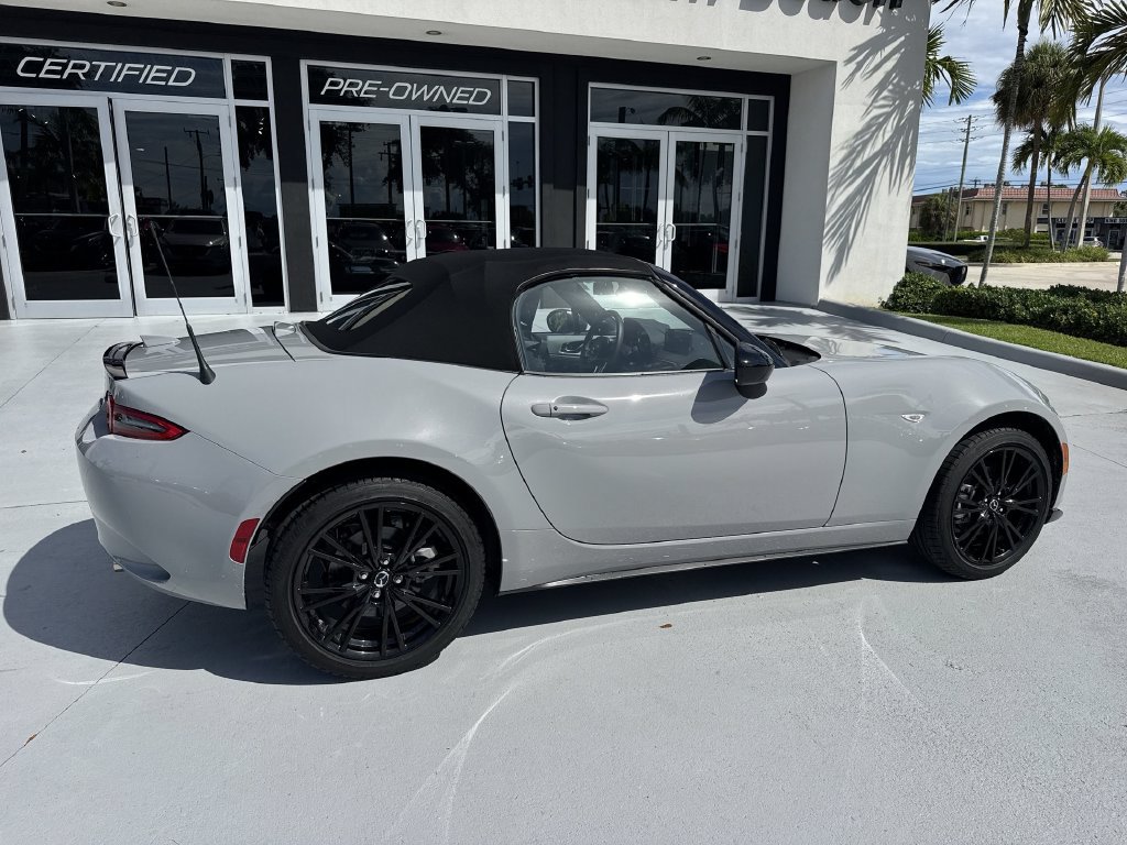 Used 2025 MAZDA MX-5 Miata Club RWD image 4