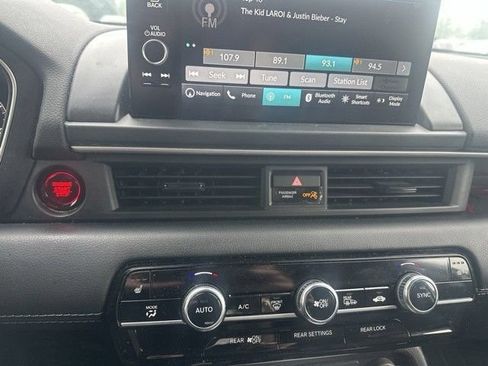 Used 2023 Honda Pilot Touring image 13