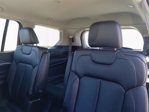 Used 2023 Jeep Grand Cherokee L Limited image 13