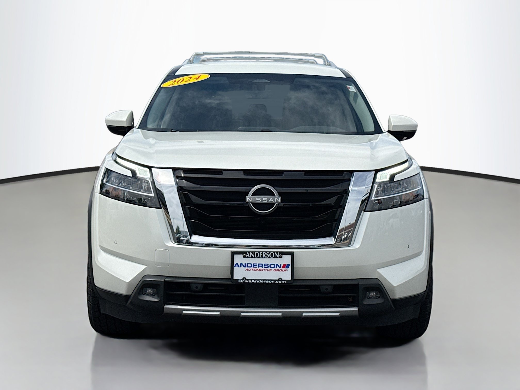 Used 2024 Nissan Pathfinder SL AWD/4WD image 18